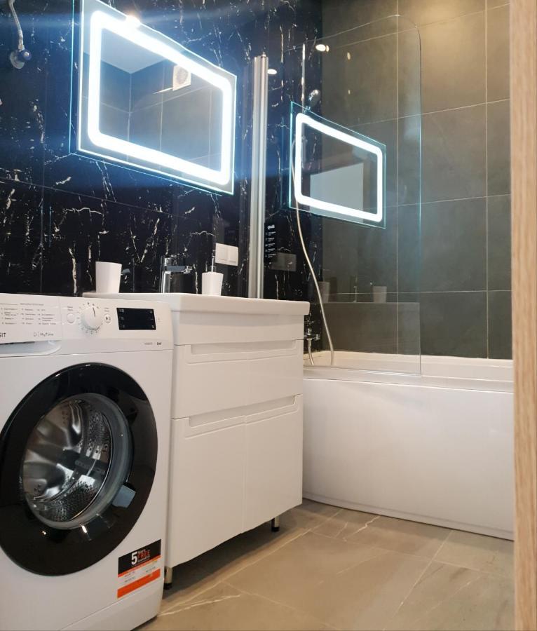 Nyvky Like Home - Nyvky Park - Apt 45 Kiev Bagian luar foto
